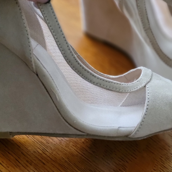 Wild Diva Lounge peep-toe wedges - Picture 5 of 5